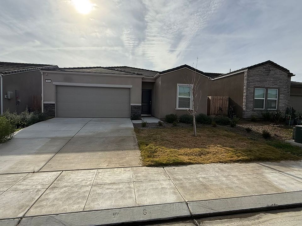 1st image of 1024 Deerhorn Dr W