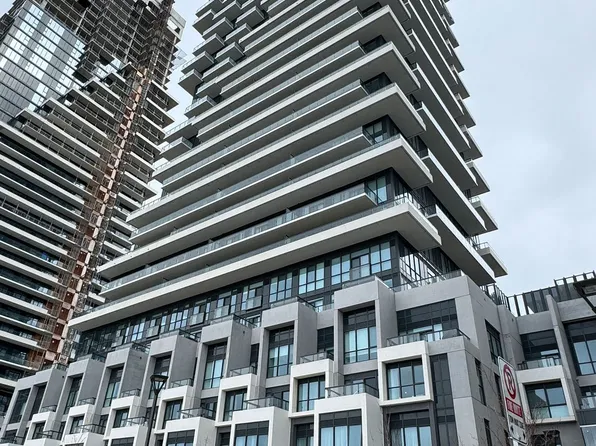 20 Inn On The Park Dr, Toronto, ON