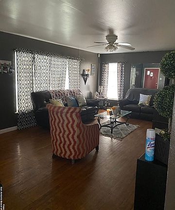 3rd image of 3637 Commercial Ave