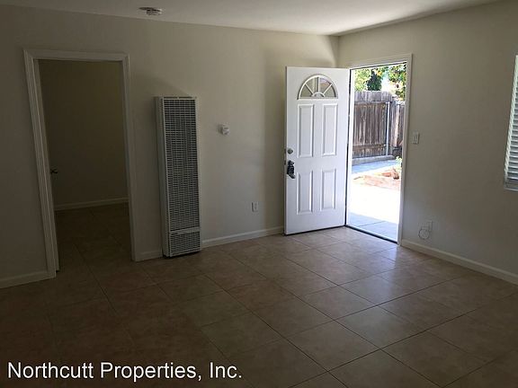 3rd image of 2109 Grand Ave