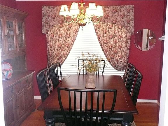 4th image of 6713 Lucas Ln