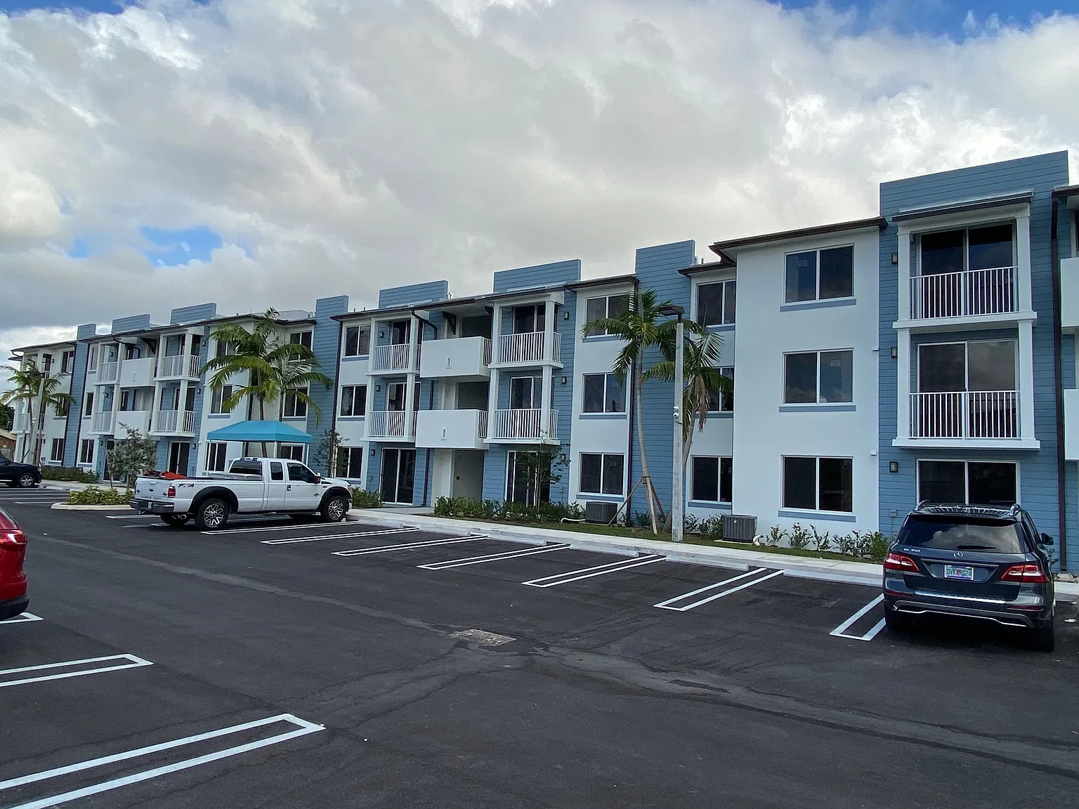 Lanai Landings Apartments — Photo 1