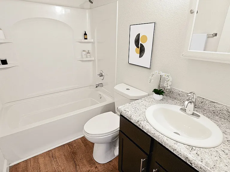 Green Door Apartments — Photo 21