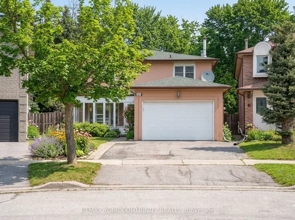 34 Park Lane Cir, Richmond Hill, ON L4C 6S8