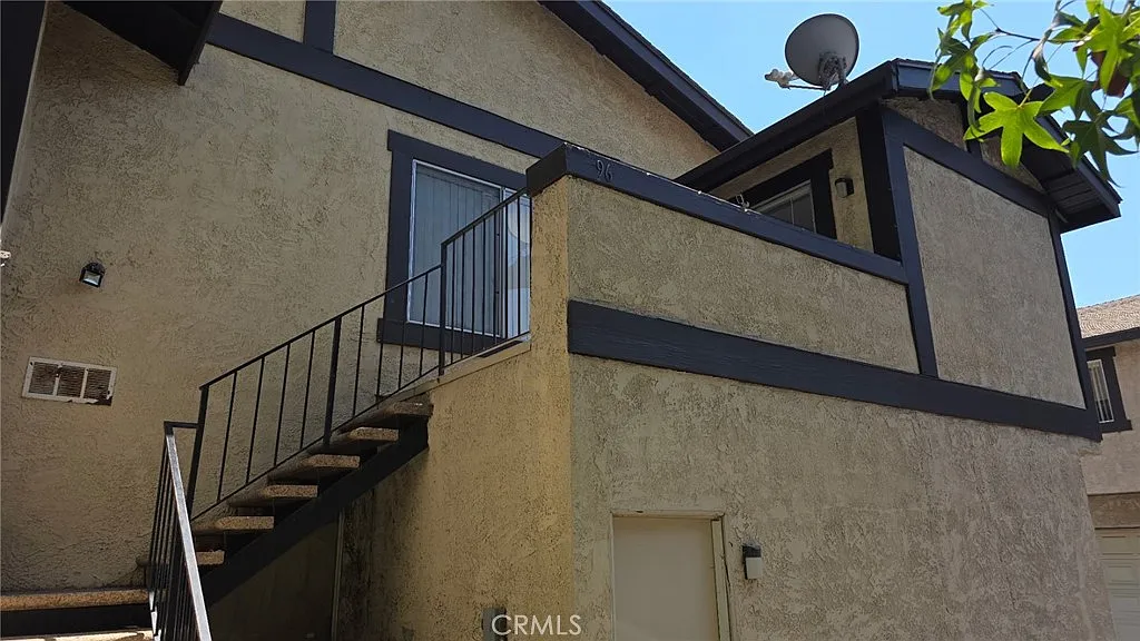 2 bed, 875 sqft, $2,550 — Photo 2
