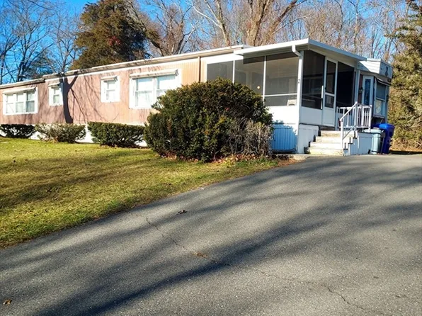 2 Upland Rd, Taunton, MA 02780