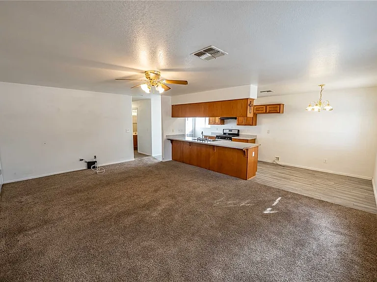 3422 Cypress St — Photo 3
