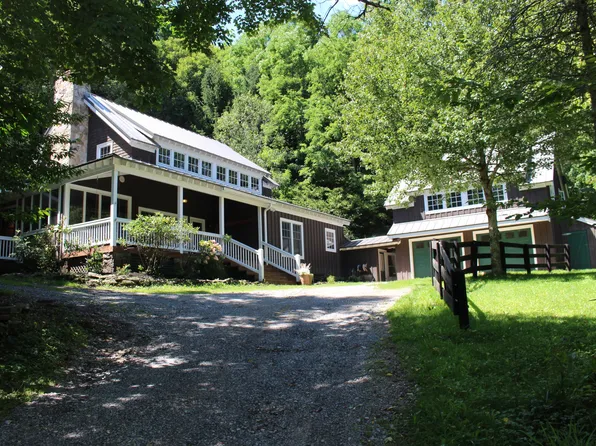 496 Locust Glen Dr, Slatyfork, WV 26291