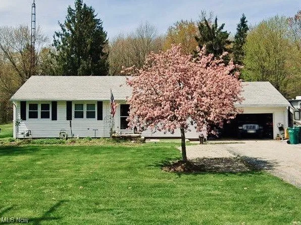 379 Wilson Mills Rd, Chardon, OH 44024