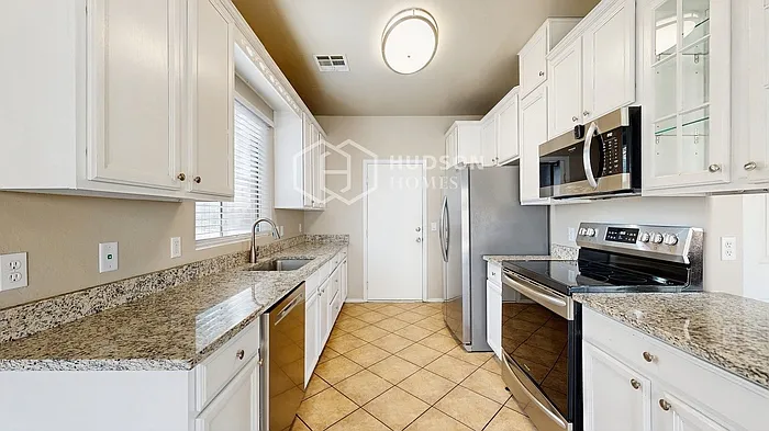 4018 W Irwin Ave — Photo 9