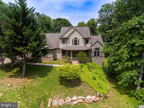 3rd image of 156 Laurel Dr