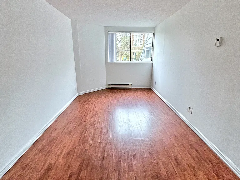 1045 Haro St — Photo 99
