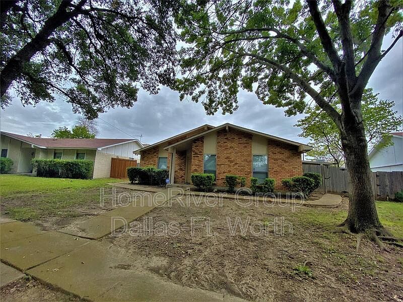 1st image of 11023 Wallbrook Dr