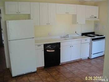 3rd image of 2421 Alameda St