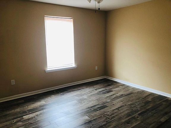 5th image of 809 Vouray Dr #D