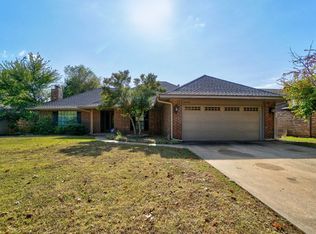 3104 Crown Feathers Dr, Edmond, OK 73013