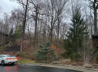 Royal Ridge Way, Dayton, OH 45429