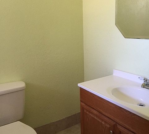 4th image of 10520 NW 41st St