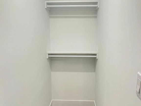 5th image of 4937 Chestnut St Floor 2