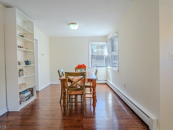 3rd image of 668 Lincoln Ave