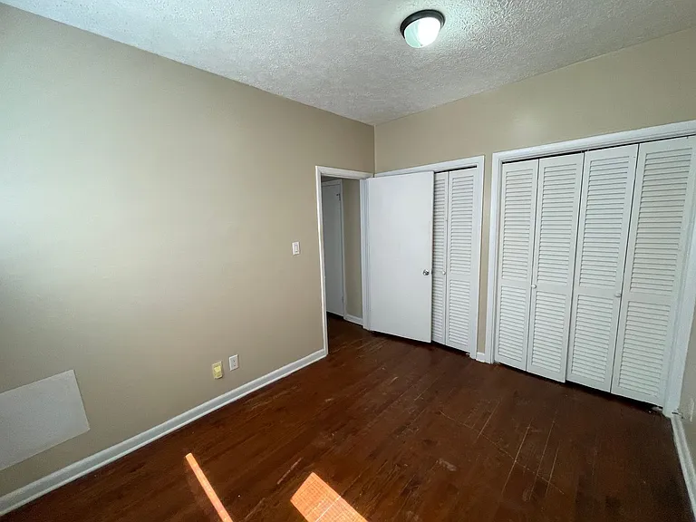 SH074-Lafayette Apartments — Photo 7