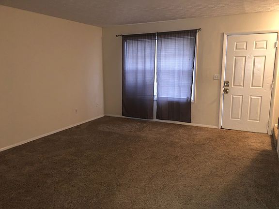 3rd image of 2946 Spruce Cir #0