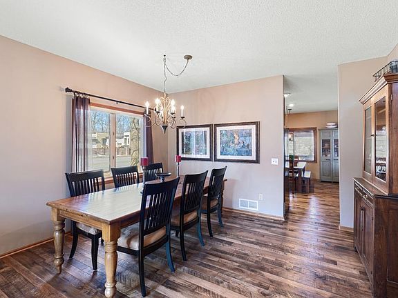 5th image of 17584 Wexford Dr