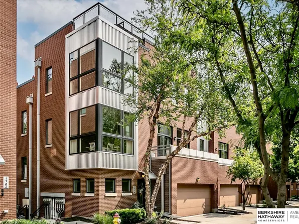 1114 Mayberry Plz, Omaha, NE 68108