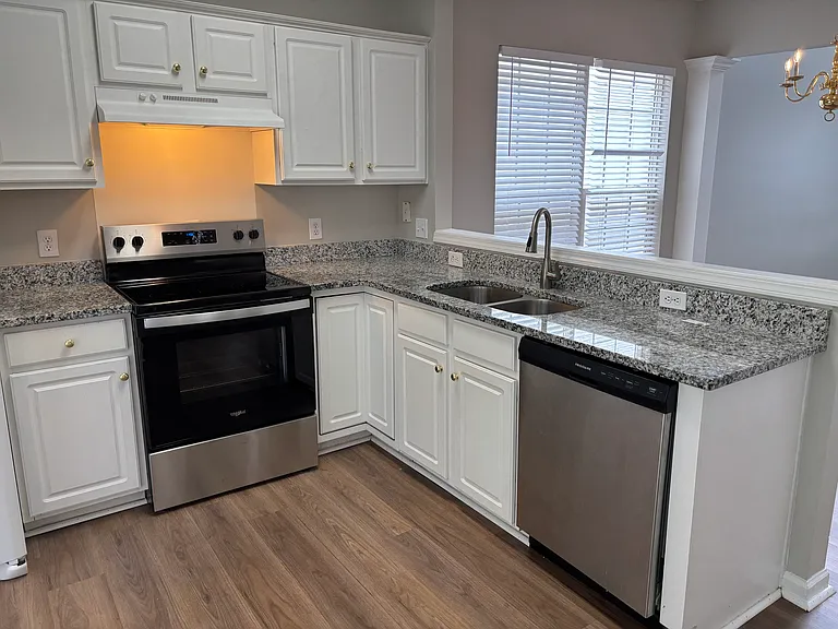 2435 Normancrest Ct — Photo 12