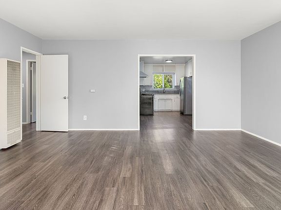 3rd image of 1577 Pine Ave #5