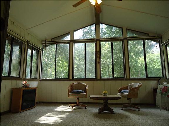 4th image of 9 Weston Ln