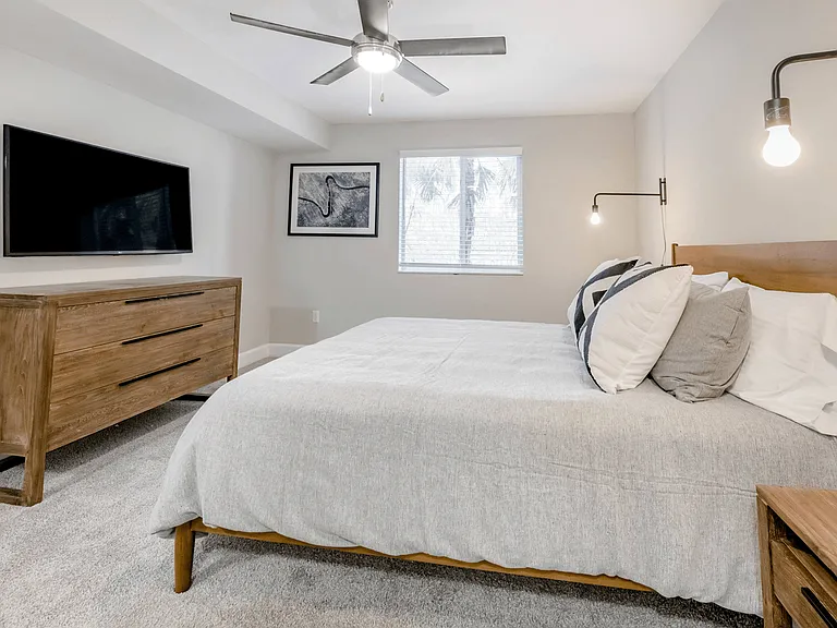 Coconut Palm Club Apartments — Photo 52