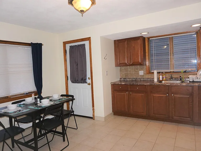 580 Main St #1 — Photo 3