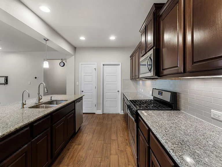 1104 Chad Dr — Photo 14