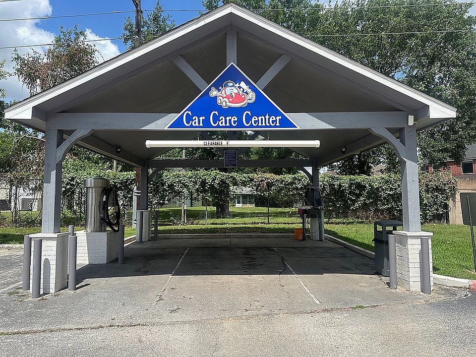 Lakewood's Car Washing Station