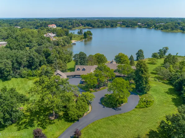 82 Hawley Woods Rd, Barrington Hills, IL 60010