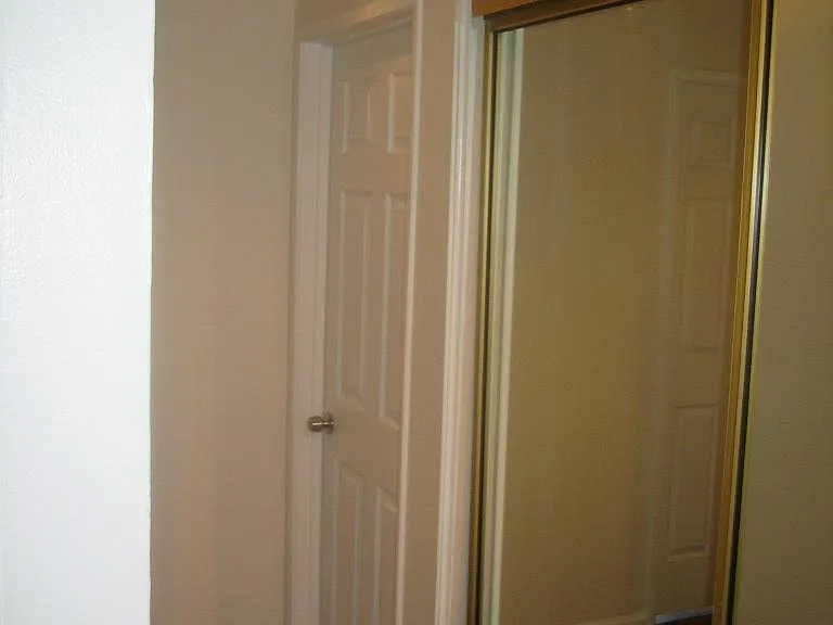 645 Parker St — Photo 43