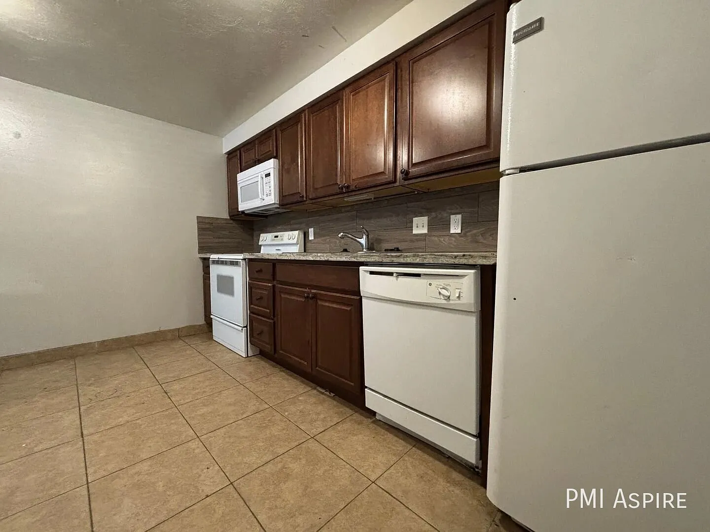 1 Bed, 1 Bath Wheat Ridge Living Near Dining, Shopping, Parks & Mountain Access — Photo 4