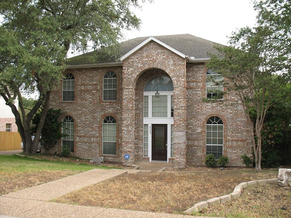 1st image of 623 Stoneway Dr