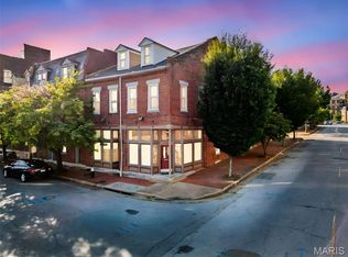 1701 S 11th St APT A, Saint Louis, MO 63104