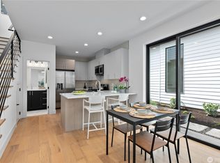 9402 18th Ave SW, Seattle, WA 98106