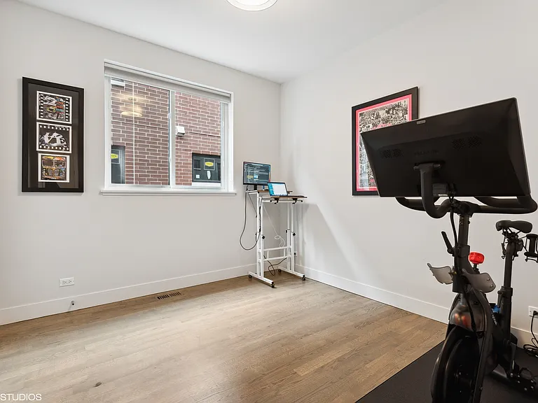 826 N Marshfield Ave #2N — Photo 15