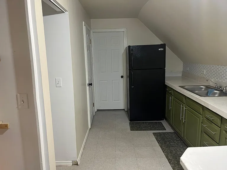 19 Hampton St #4 — Photo 10