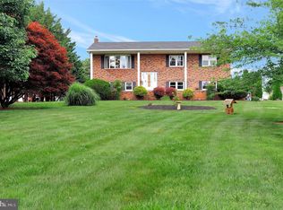 1359 State Line Rd, Waynesboro, PA 17268