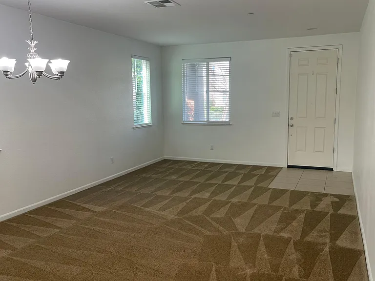 436 Potters Ln — Photo 6