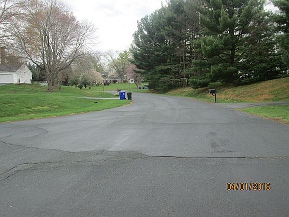 5th image of 9 Finegan Ct