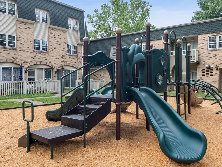 Stony Run at the Stockade Apartments — Photo 14
