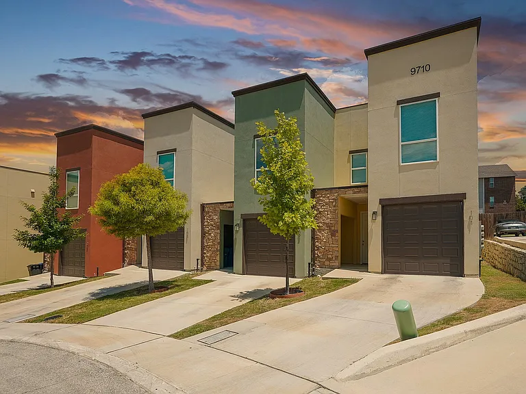 Belcara Luxury Townhomes Exterior