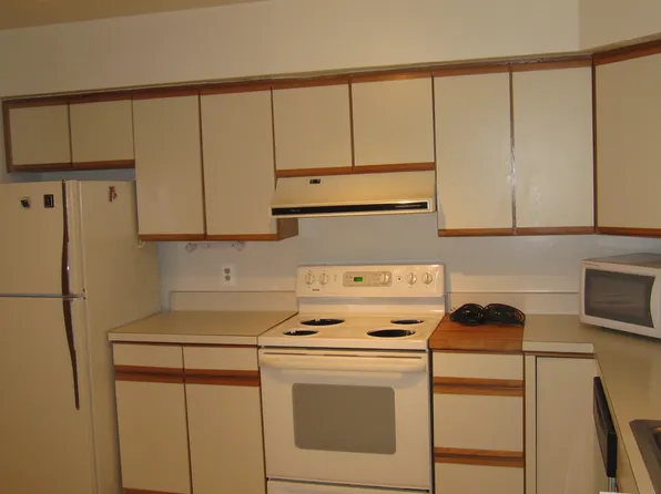 2233 Lovedale Ln #405A, Reston, VA 20191