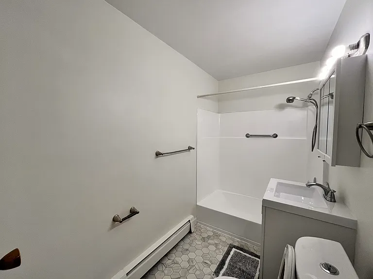 100 Grandview Ave #3B — Photo 3